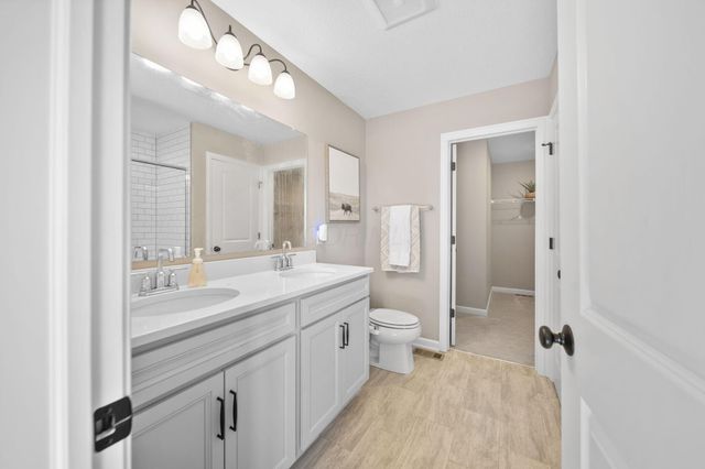 62 Sienna Glenn Drive, Lewis Center, OH 43035