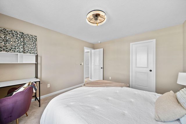 62 Sienna Glenn Drive, Lewis Center, OH 43035