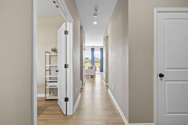 62 Sienna Glenn Drive, Lewis Center, OH 43035