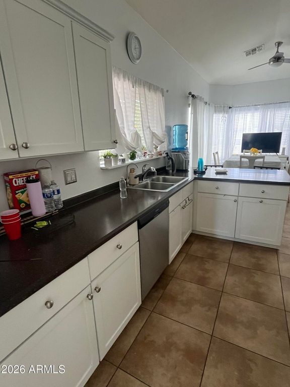 Image 10 of property listing at 24819 W WAYLAND Drive, Buckeye, AZ 85326