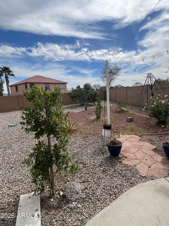 Image 24 of property listing at 24819 W WAYLAND Drive, Buckeye, AZ 85326