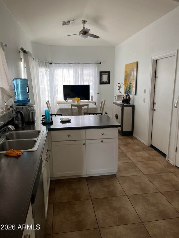 Image 7 of property listing at 24819 W WAYLAND Drive, Buckeye, AZ 85326