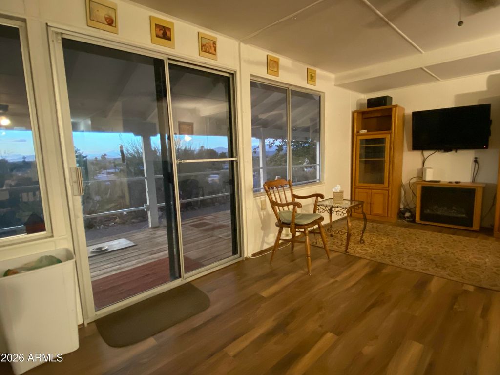 Image 14 of property listing at 1855 W WICKENBURG Way 133, Wickenburg, AZ 85390