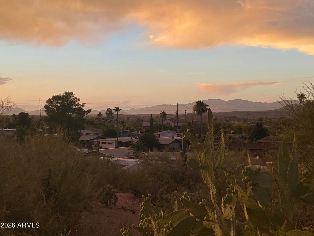 Image 3 of property listing at 1855 W WICKENBURG Way 133, Wickenburg, AZ 85390