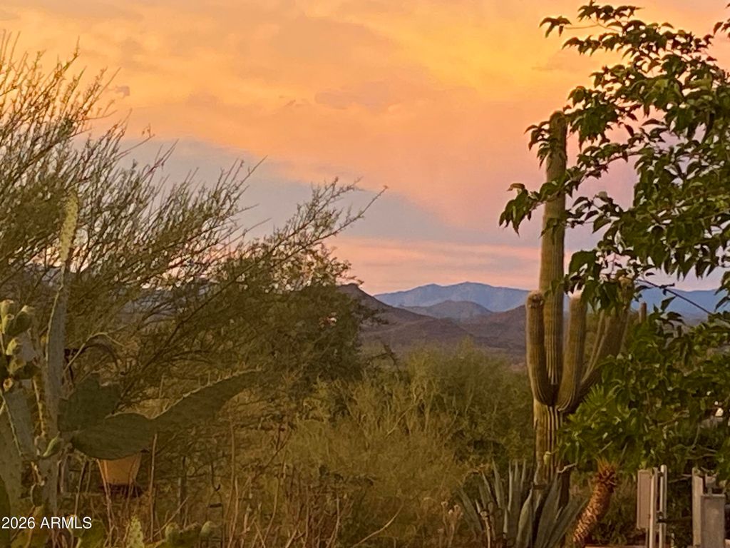 Image 4 of property listing at 1855 W WICKENBURG Way 133, Wickenburg, AZ 85390