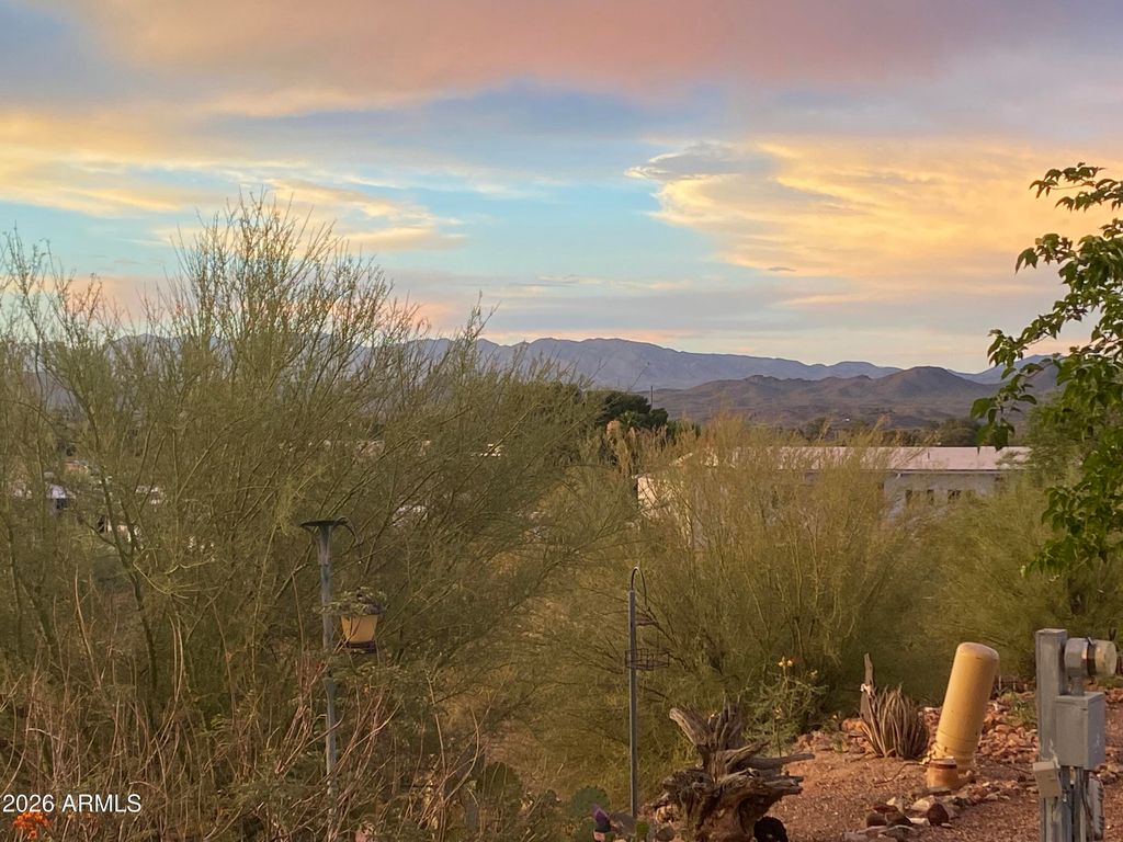 Image 5 of property listing at 1855 W WICKENBURG Way 133, Wickenburg, AZ 85390