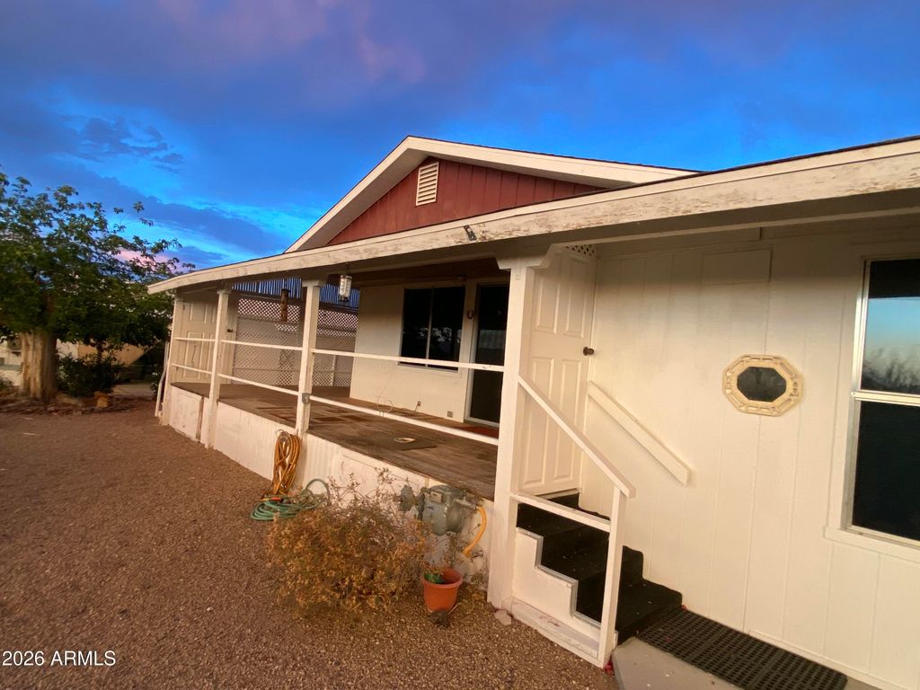 Image 8 of property listing at 1855 W WICKENBURG Way 133, Wickenburg, AZ 85390