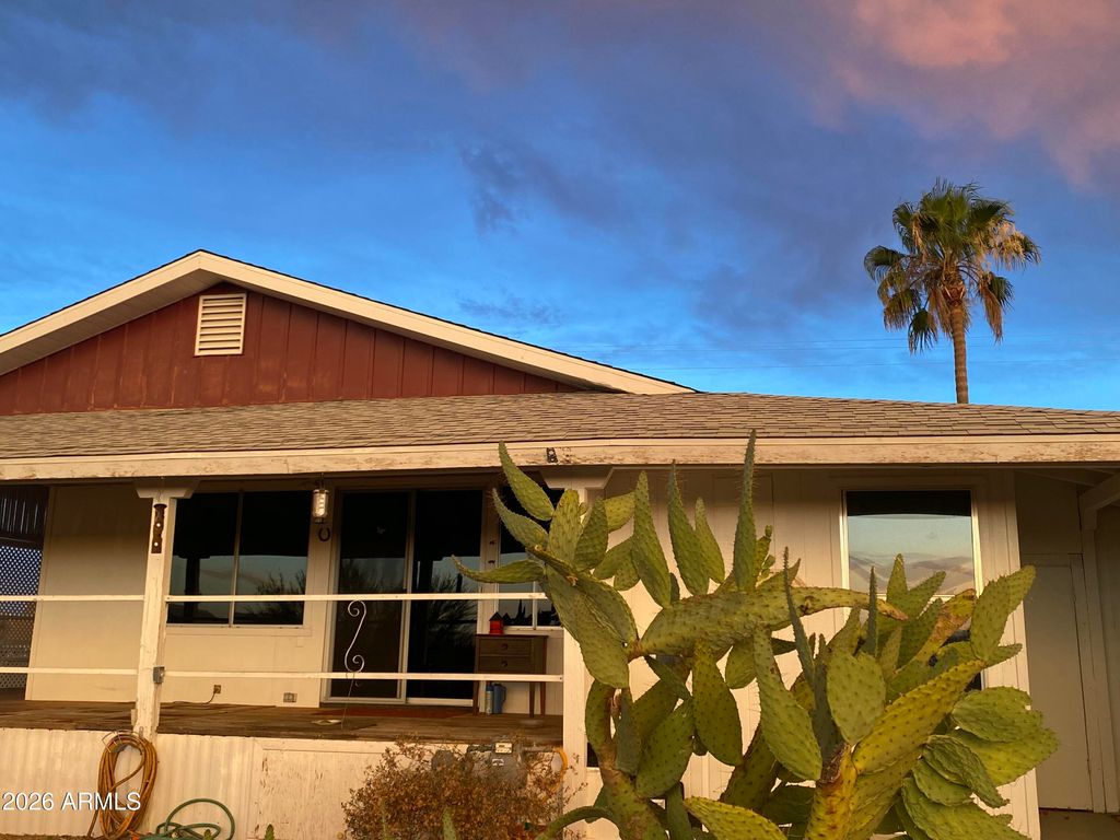 Image 9 of property listing at 1855 W WICKENBURG Way 133, Wickenburg, AZ 85390