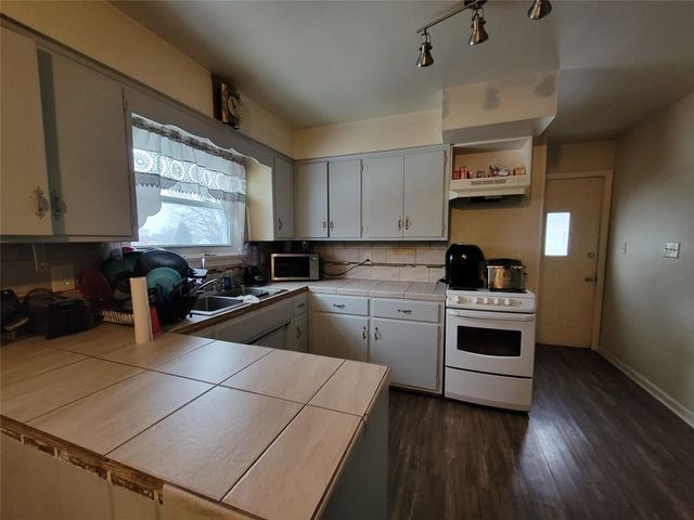 1410 W 40TH Street, Erie, PA 16509