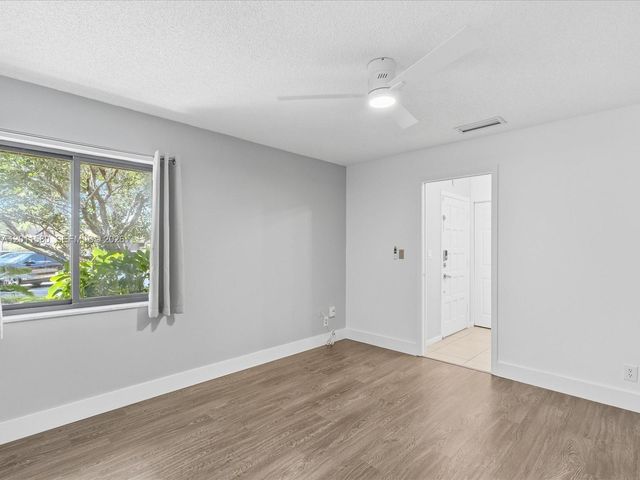 110 Dunwoody Ln 16-88, Hollywood, FL 33021
