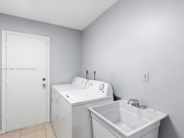 110 Dunwoody Ln 16-88, Hollywood, FL 33021