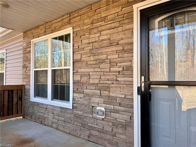 2531 Henley Lane, Walkertown, NC 27051