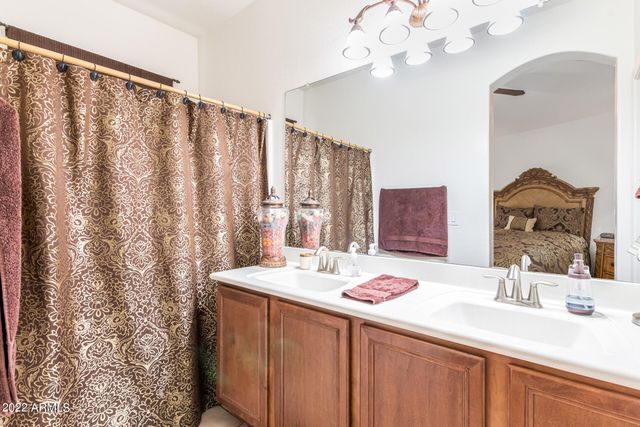 1033 S FRESNO Street, Chandler, AZ 85286