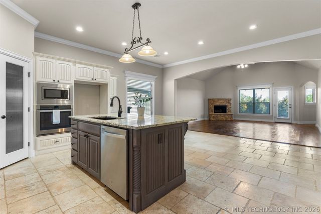 13155 S 68th East Avenue, Bixby, OK 74008