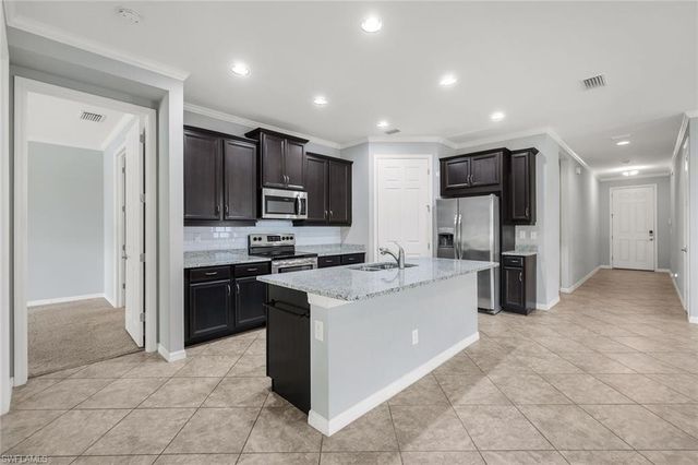 2899 Sunset Pointe CIR, Cape Coral, FL 33914
