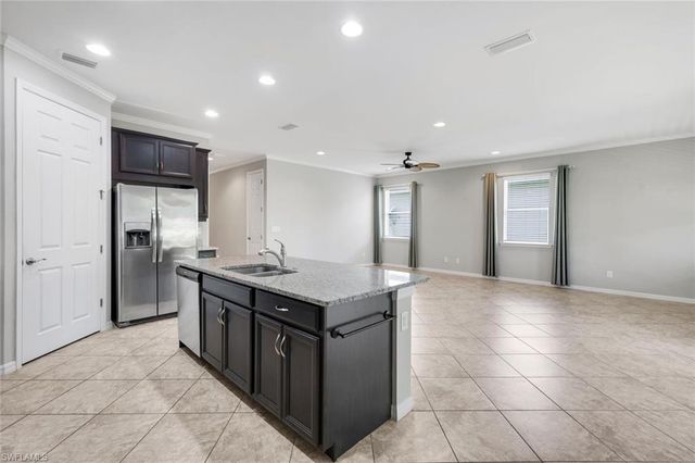 2899 Sunset Pointe CIR, Cape Coral, FL 33914