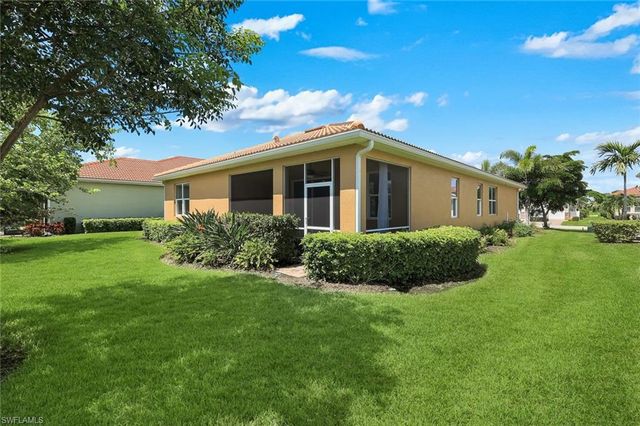 2899 Sunset Pointe CIR, Cape Coral, FL 33914