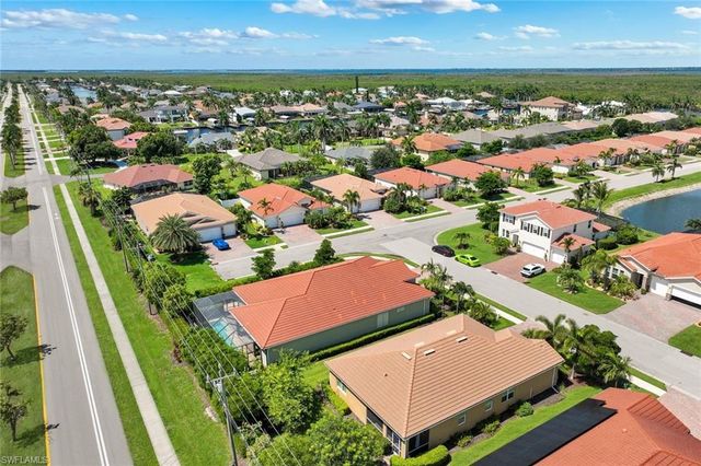 2899 Sunset Pointe CIR, Cape Coral, FL 33914