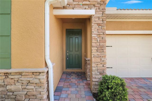 2899 Sunset Pointe CIR, Cape Coral, FL 33914