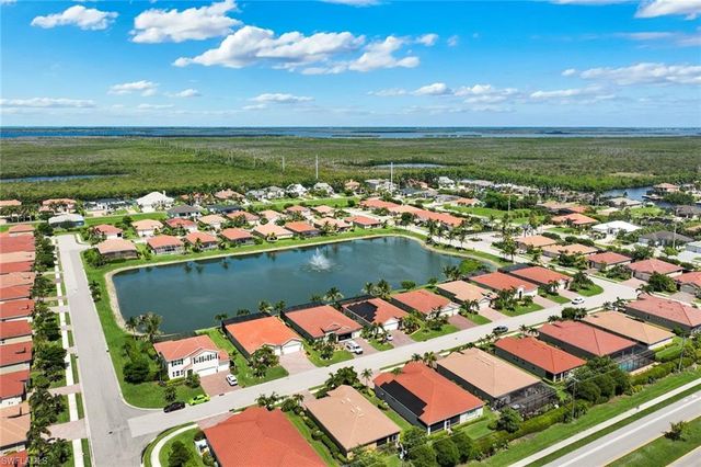 2899 Sunset Pointe CIR, Cape Coral, FL 33914