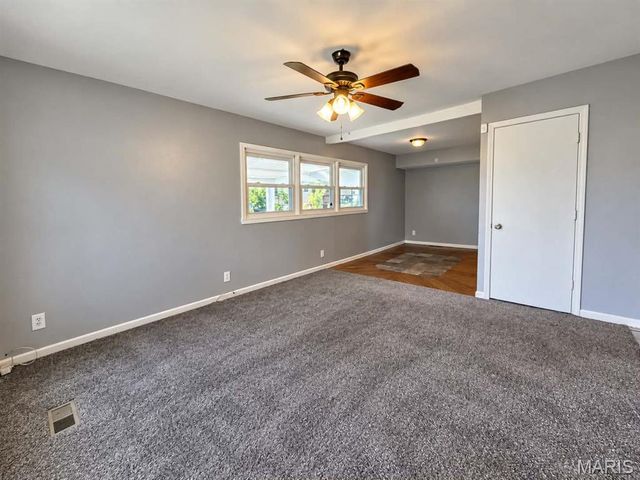 10431 Presley Road, St Louis, MO 63137
