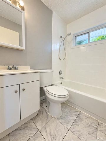 10431 Presley Road, St Louis, MO 63137
