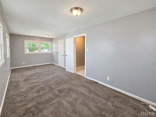 10431 Presley Road, St Louis, MO 63137