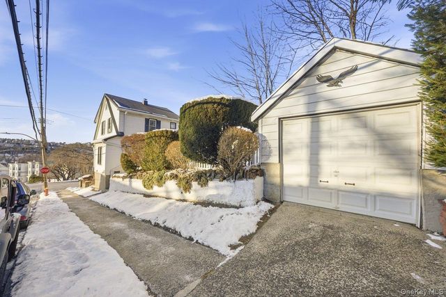 96 Gordon Street, Yonkers, NY 10701