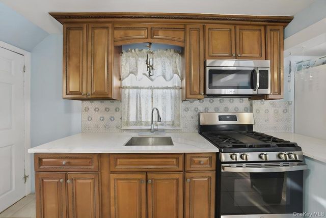 96 Gordon Street, Yonkers, NY 10701