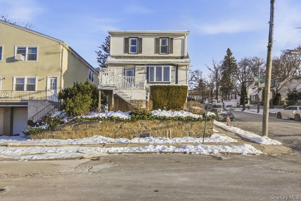 96 Gordon Street, Yonkers, NY 10701