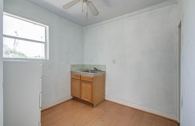 6701 Avenue E, Houston, TX 77011