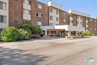 841 N York Street 202, Elmhurst, IL 60126