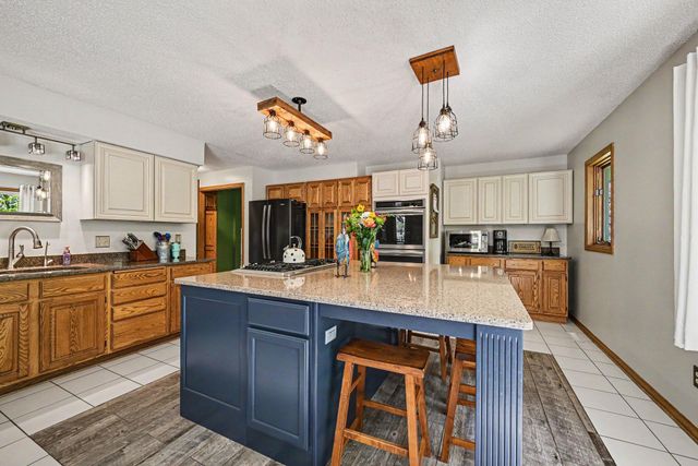 15455 University Avenue NE, Ham Lake, MN 55304