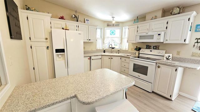 9122 KESTRAL CIRCLE, Englewood, FL 34224