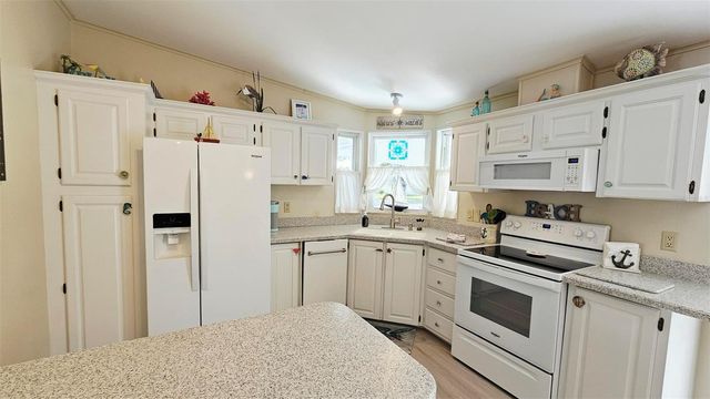 9122 KESTRAL CIRCLE, Englewood, FL 34224