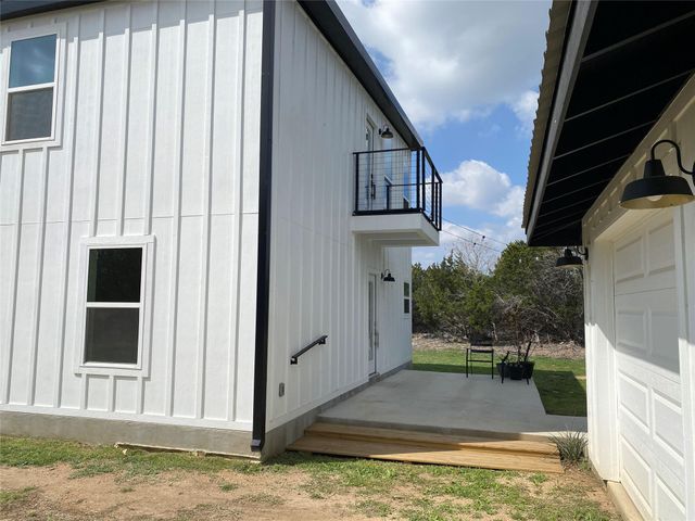 31 HEATHROW LN, Wimberley, TX 78676