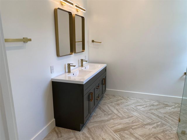 31 HEATHROW LN, Wimberley, TX 78676