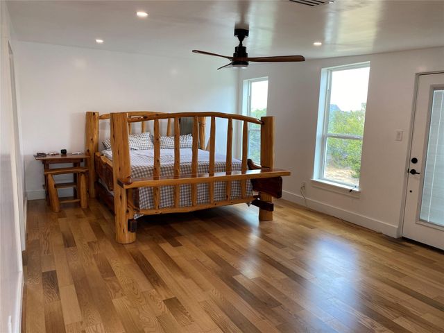 31 HEATHROW LN, Wimberley, TX 78676