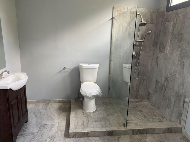 31 HEATHROW LN, Wimberley, TX 78676