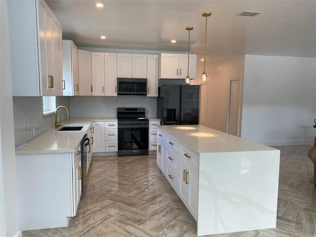 31 HEATHROW LN, Wimberley, TX 78676