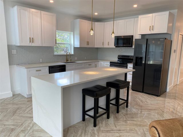 31 HEATHROW LN, Wimberley, TX 78676