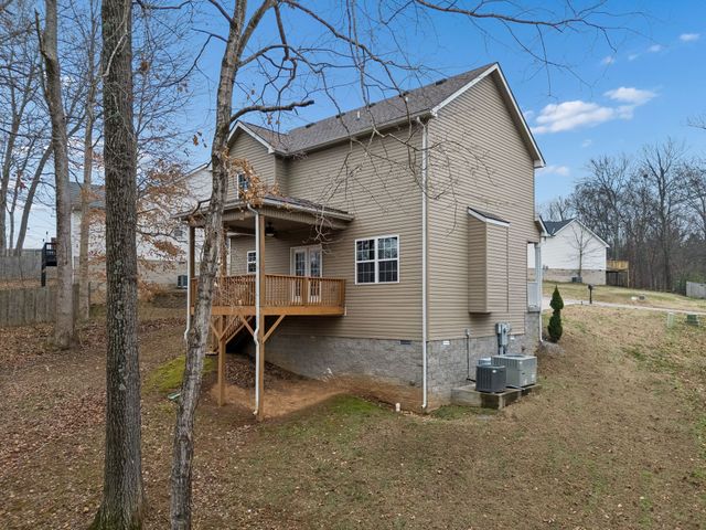 338 Chalet Cir, Clarksville, TN 37040