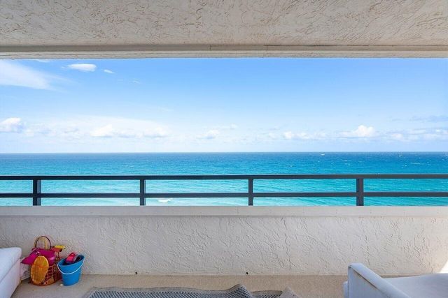 3560 S Ocean Boulevard Ph-1, South Palm Beach, FL 33480