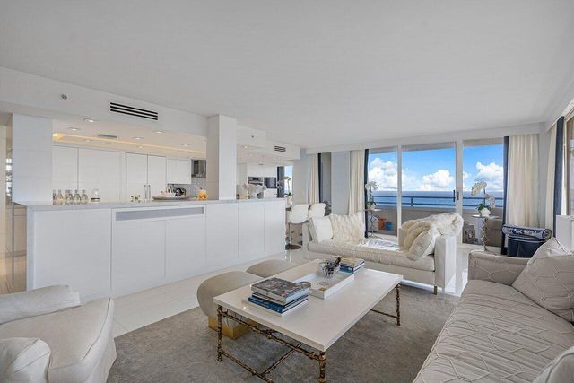 3560 S Ocean Boulevard Ph-1, South Palm Beach, FL 33480