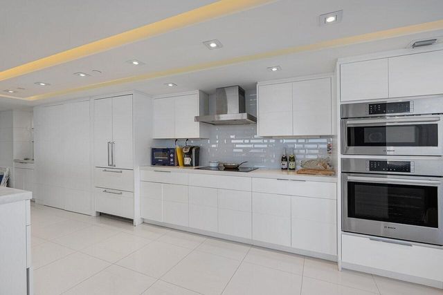 3560 S Ocean Boulevard Ph-1, South Palm Beach, FL 33480