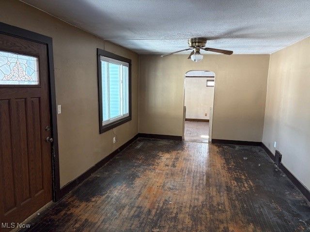 7648 N 2nd Avenue, Clinton, OH 44216