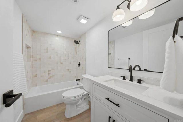 4210 Fiesta Way 3, Oceanside, CA 92057