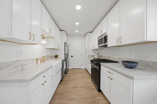 4210 Fiesta Way 3, Oceanside, CA 92057