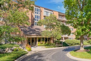 22 Park Lane 203, Park Ridge, IL 60068
