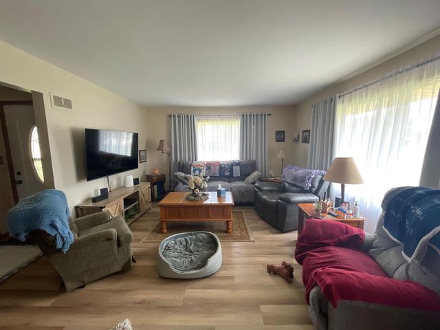 W240N6291 Maple Avenue, Sussex, WI 53089